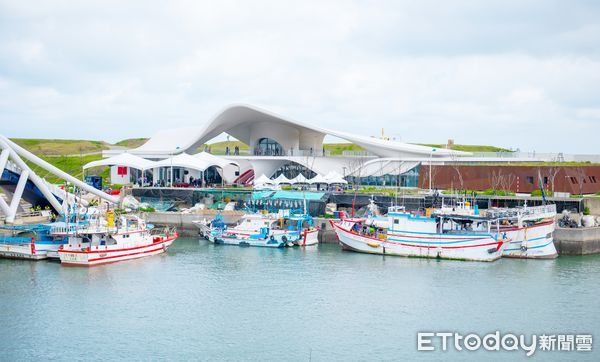 ▲永安海螺文化體驗園區坐落於永安漁港內，大海螺造型建築深具特色。（圖／記者沈繼昌翻攝）