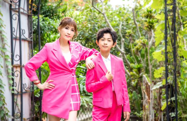 ▲▼楊惠絜推出新歌《感謝有你》，找來13歲的得意門生楊博智合唱。（圖／音圓唱片提供）