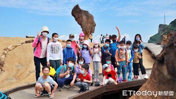 ▲新北攜手金山財神廟 贊助10校特教生參訪女王頭。（圖／新北市教育局提供）