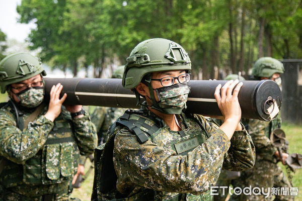 ▲▼陸軍第十軍團步兵第257旅「新制14天教育召集訓練」砲彈訓練。（圖／記者唐詠絮翻攝）