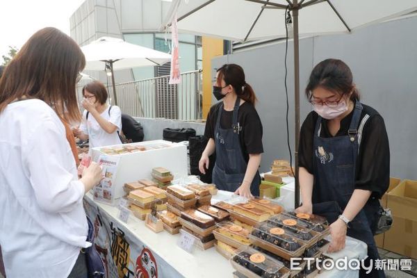  ▲台南市海安商圈邀請思味市集於19、20日舉辦第2屆台南甜點節，活動集結台南近30間甜點好店和咖啡名店，讓大眾在浪漫春季共同嚐個甜甜蜜蜜。（圖／記者林悅翻攝，下同）