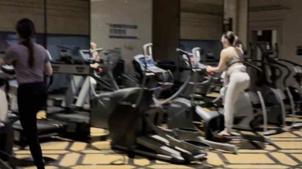▲上海一女子在健身房被告知就地隔離。（圖／翻攝澎湃新聞）