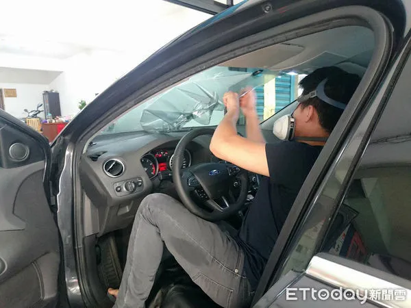 ▲隔熱紙，原圖重傳。（圖／記者張慶輝攝）