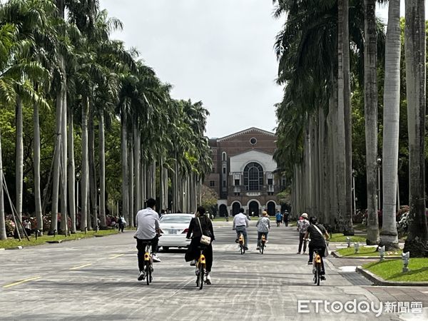 ▲▼台大椰林大道與總圖。（圖／記者許敏溶攝）