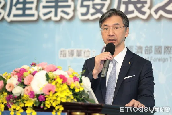 ▲▼工商協進會跨越七十前瞻系列論壇3/22日，以「未來產業發之人才需求與政策設計」為題，邀請工商協進會副理事長黃教漳、中華經濟研究副院長王健全、國際技能組織常務理事林三貴、晶華酒店集團董事長潘思亮、豐群投控董事長張宏嘉、友嘉集團總裁朱志洋及台大國發所副教授辛炳隆一同與談。（圖／記者湯興漢攝）