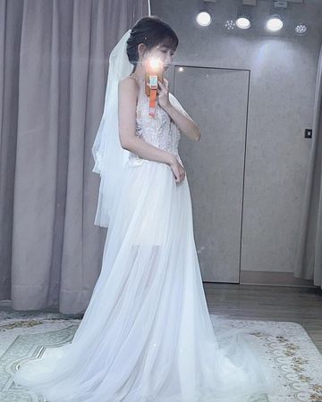 ▲阿樂公開婚紗照「有好消息要分享」。（圖／翻攝自Instagram／alephant_0427）