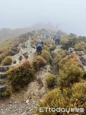 ▲網傳國小畢業合歡山露營地震後失聯家長急求援，校方說話了。（圖／校方、網友提供）