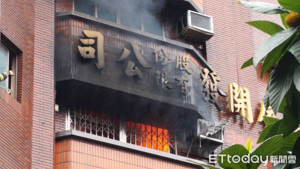 ▲▼大樓火警。（圖／記者黃彥傑攝）
