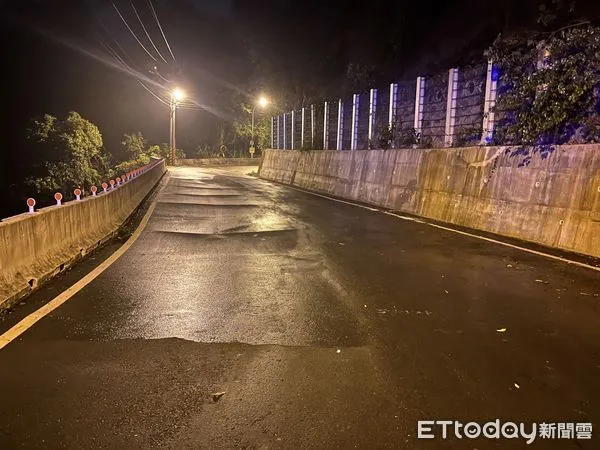 ▲「6.6大地震」台中潭子馬路被擠成波浪狀，市府封車道單向通行。（圖／民眾提供）