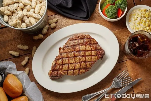 ▲Texas Roadhouse德州鮮切牛排於兒童節四天連假　提供肋眼牛排升級優惠。（圖／開展餐飲提供）