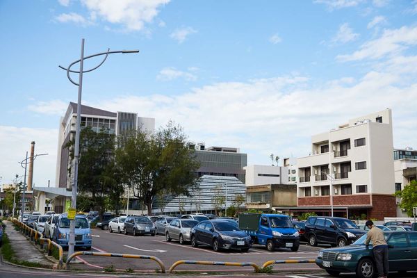 ▲香山綜合休閒運動館將坐落於育德街上、香山行政大樓旁。（圖／新竹市政府提供）