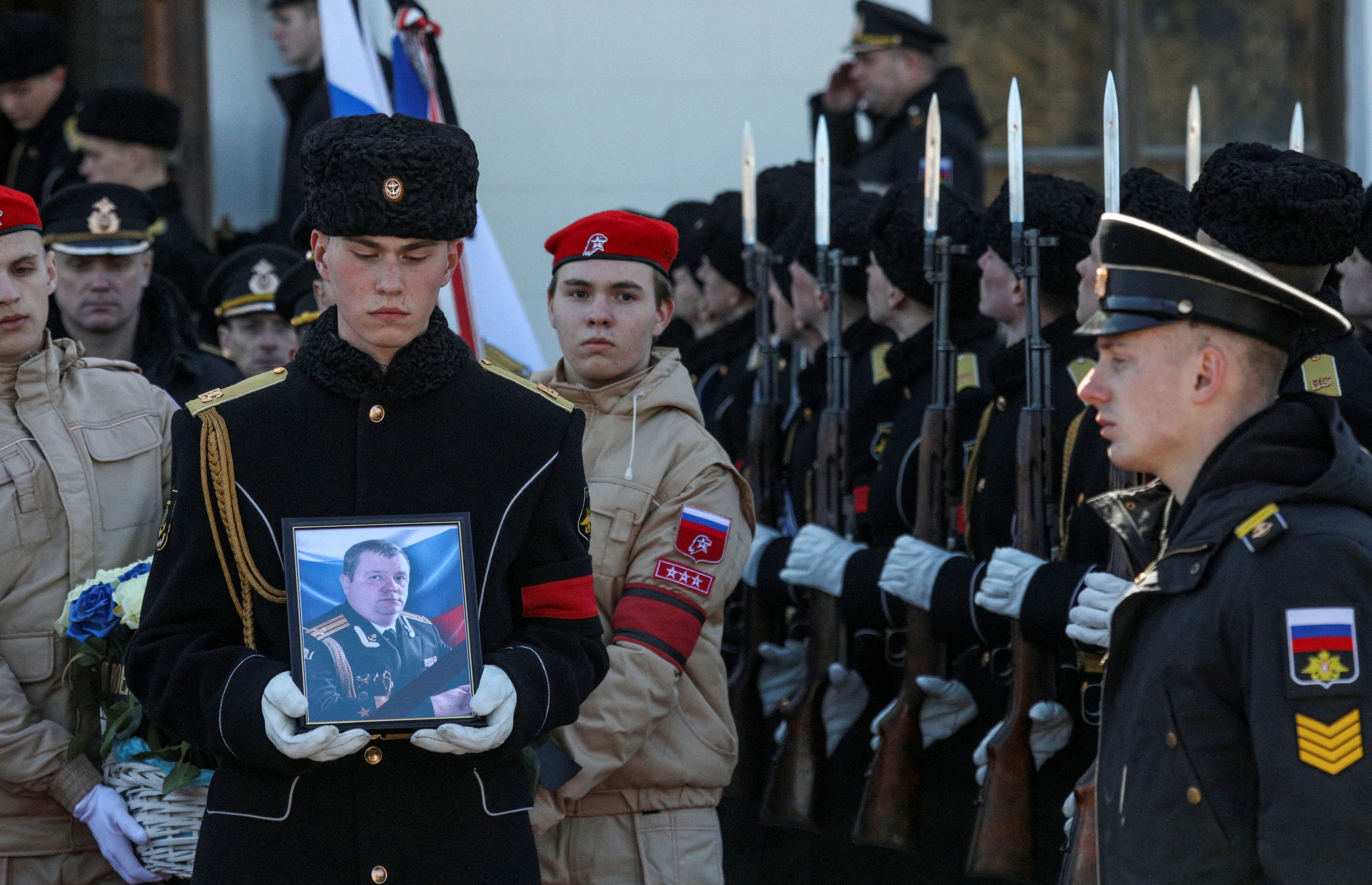 ▲▼俄軍黑海艦隊副司令帕利（Andrei Paliy）葬禮。（圖／路透社）
