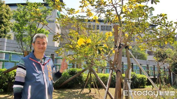 ▲新北土城呂聰成用心打造中正里 發放結婚、生育津貼超幸福。（圖／新北市民政局提供）