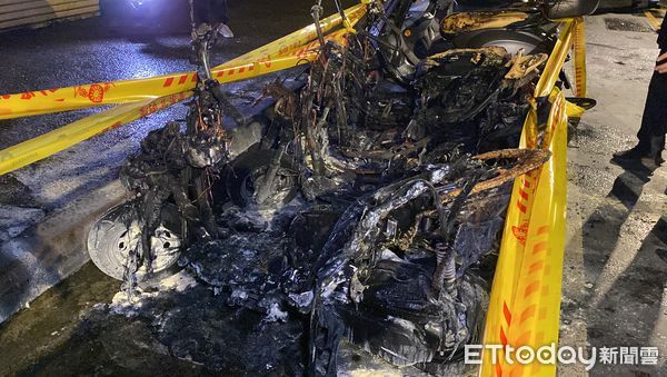 ▲▼信義區機車大火，7輛機車遭大火燒毀。（圖／記者游宗樺攝）