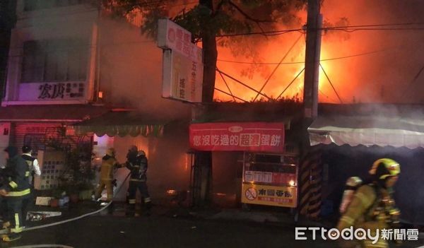 ▲▼鳳山包子店火警。（圖／記者陳宏瑞翻攝）