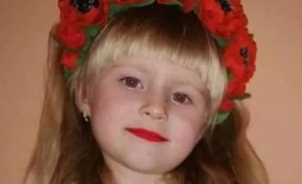 和媽逃離烏克蘭戰火　5歲女童1個月後「路邊散步」突然被撞死。（圖／翻攝自Twitter）
