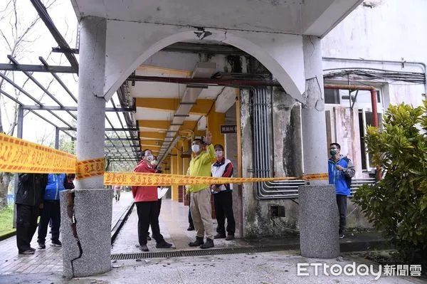 ▲▼地震造成花蓮南區橋梁、學校及社區文建站建築結構損壞。（圖／花蓮縣政府提供，下同）