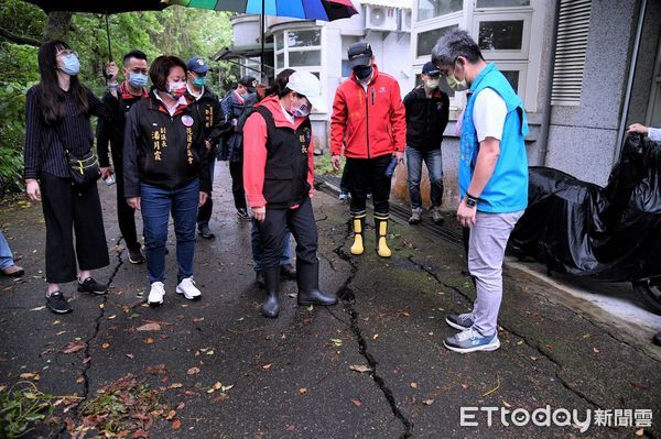 ▲▼地震造成花蓮南區橋梁、學校及社區文建站建築結構損壞。（圖／花蓮縣政府提供，下同）