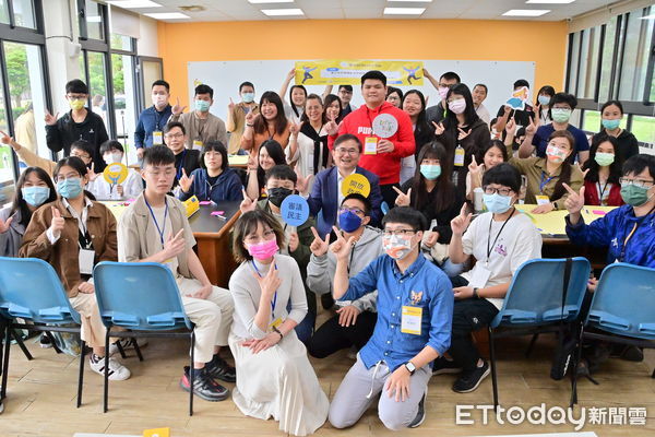 民進黨台東縣黨部加碼　鼓勵台東青年參加｢全國高中職國際知識競賽」 | E