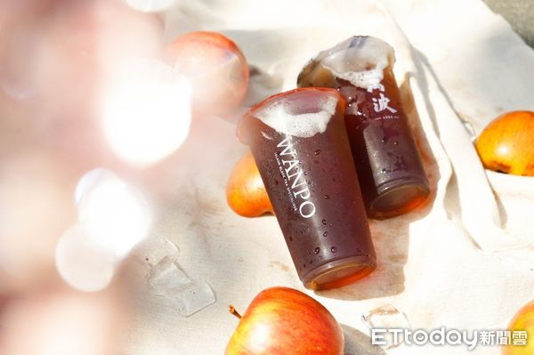 ▲▼萬波推出清爽果系飲品「紅蘋島嶼」。（圖／萬波島嶼紅茶提供）
