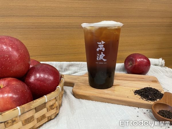 ▲▼萬波推出清爽果系飲品「紅蘋島嶼」。（圖／萬波島嶼紅茶提供）