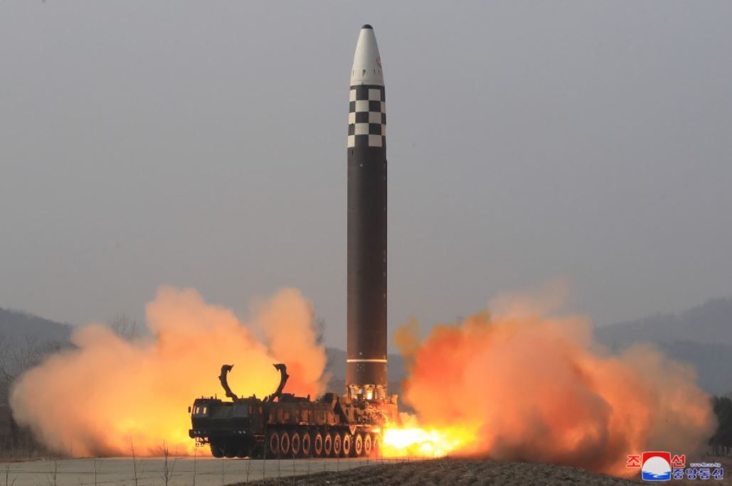 ▲▼金正恩、北韓24日試射新型洲際彈道導彈（ICBM）。（圖／朝中社）
