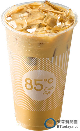 85度C舉辦年中慶，冰招牌咖啡第2杯半價。