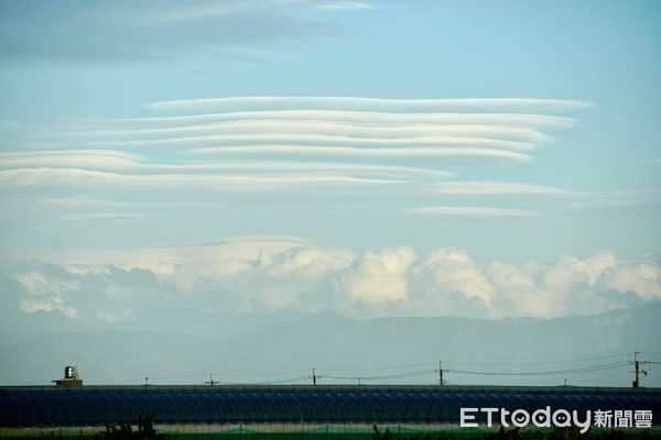 ▲▼嘉義莢狀雲,飛碟雲。（圖／攝影師黃一盛授權提供）