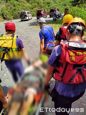 ▲▼胡男攀岩不慎失足摔落大小鬼湖溪谷，警消救往救援。（圖／記者吳世龍翻攝）