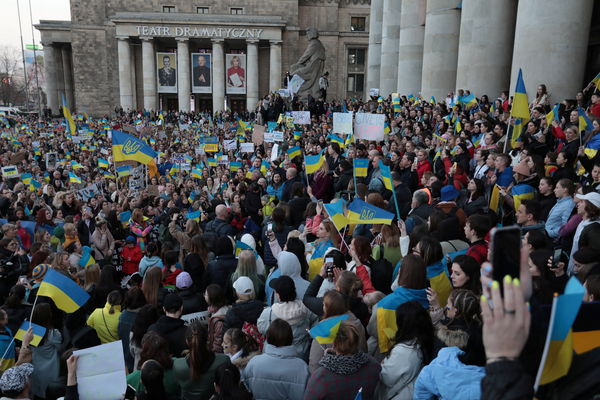 ▲▼華沙爆發挺烏克蘭集會。（圖／路透）