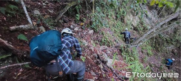 ▲▼順利完成救援任務的警消6人小組。（圖／花蓮消防局提供，下同）