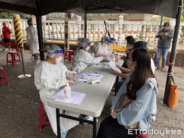 ▲縣府啟動快篩站。（圖／記者楊漢聲翻攝）