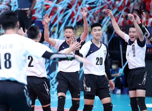 ▲HVL高中排球聯賽，豐原高商重返榮耀封王，中山工商以超猛跨季27連勝奪下女子組隊史第14冠。（圖／高中體總提供）