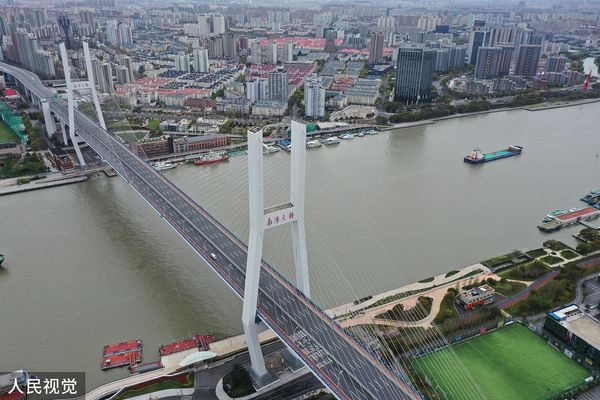 ▲中國大陸上海實施分區封控，跨江大橋無車輛通行。（圖／CFP）