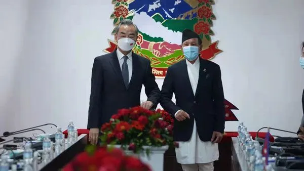▲大陸國務委員兼外交部長王毅（圖左）與尼泊爾外長（圖右）會談。（圖／翻攝大陸外交部）