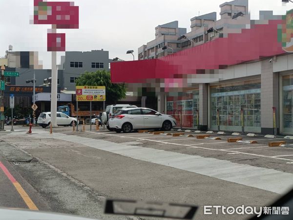 ▲她停霸王車遭罰 。（圖／記者唐詠絮翻攝）