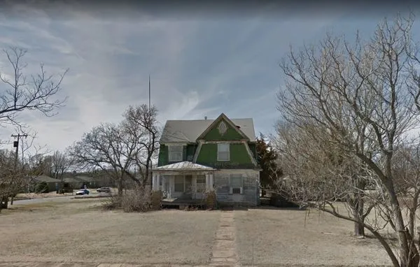 ▲美國堪薩斯州一棟房子只要能達成屋主的條件，就可以免費獲得。（圖／翻攝自Google Map）