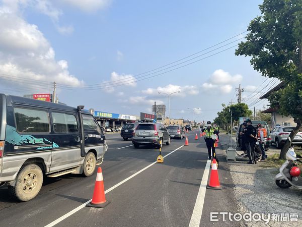 ▲因應清明連假返鄉祭祖及「臺灣祭」音樂會湧人潮，屏警加強交通疏導及違規取締             。（圖／記者陳崑福翻攝，下同）