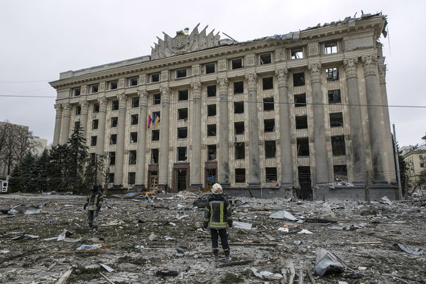 ▲▼哈爾科夫（Kharkiv）市政廳遭到轟炸。（圖／達志影像／美聯社）