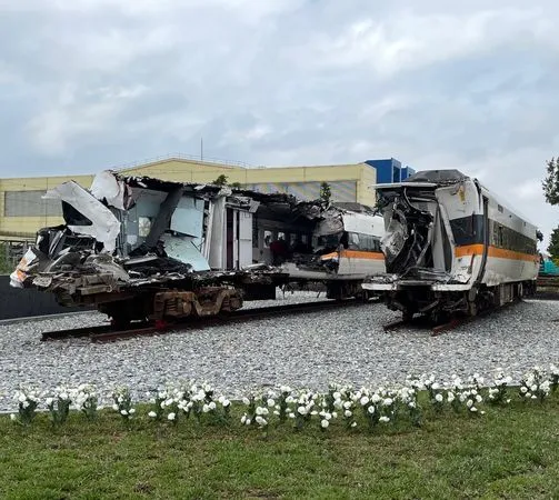 ▲▼太魯閣出軌事故車安置於富岡基地。（圖／台鐵）