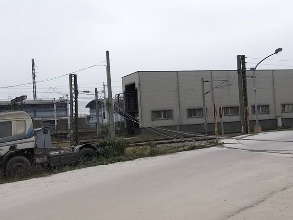 ▲▼東南水泥廠區施工造成電塔倒塌。（圖／台電提供）