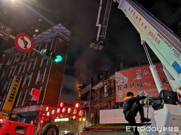 ▲台北萬華民宅火警。（圖／記者黃彥傑攝）