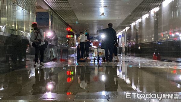 ▲▼南港車站空調冷卻水凌晨爆管。（圖／記者游宗樺攝）