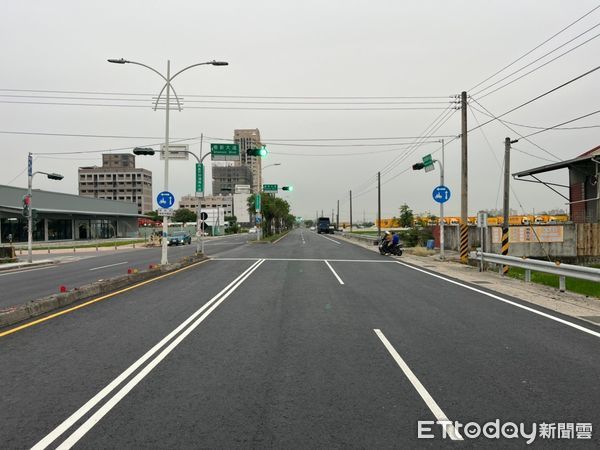 ▲南科特定區L、M區聯外道路目加溜灣及西拉雅大道，今已完成主線AC鋪設工作，已大大提高用路舒適度。（圖／記者林悅翻攝，下同）