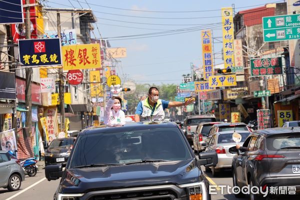 ▲周春米車隊客家庄掃街             。（圖／周春米服務處提供，下同）