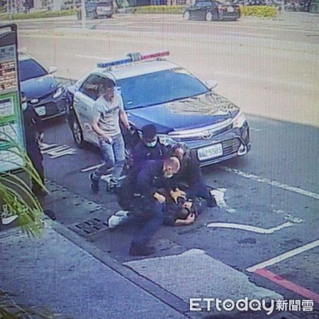 ▲▼高雄女警KTV遇3男襲擊　同事擋前遭「鐵拳雨」尻頭濺血。（圖／高雄市警察局提供）