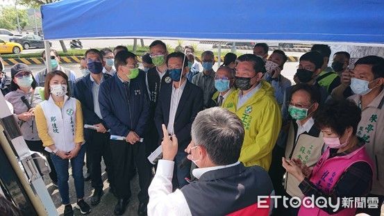 ▲台南市政府與地方立法委員，邀請交通部長王國材至台南考察捷運系統型式擇定及優先路網之規劃進度。（圖／記者林悅翻攝，下同）