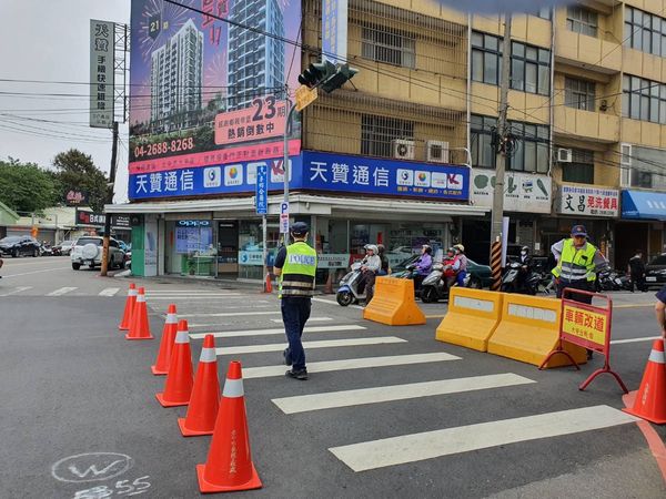 ▲▼大甲鎮瀾宮媽祖明晚起駕，中市府規劃3條接駁公車，警方也投入800名警力，維護遶境順利，並防止宵小趁機作亂。（圖／警方提供）