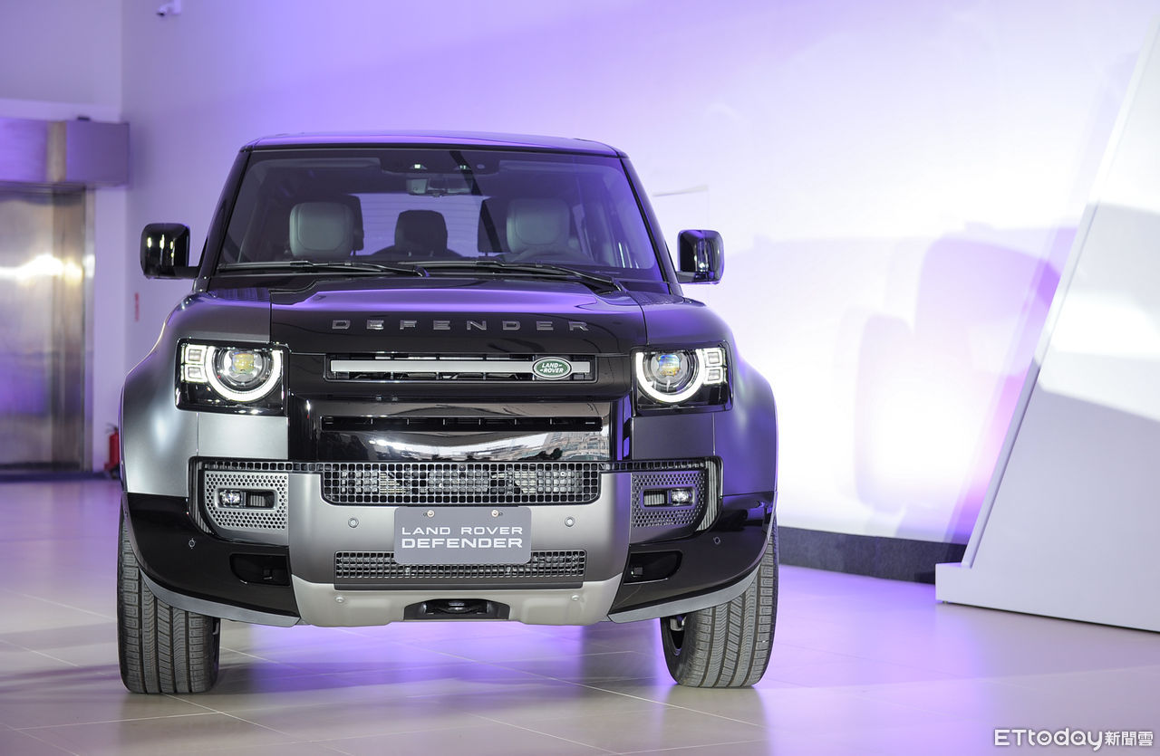 ▲Jaguar Land Rover台南頂泰展間開幕＆Defender 90 V9 Carpathian Edition發表。（圖／記者林鼎智攝）