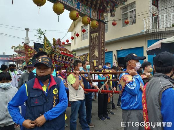 ▲蘇清泉按照步驟勤跑層             。（圖／蘇清泉服務團隊提供，下同）